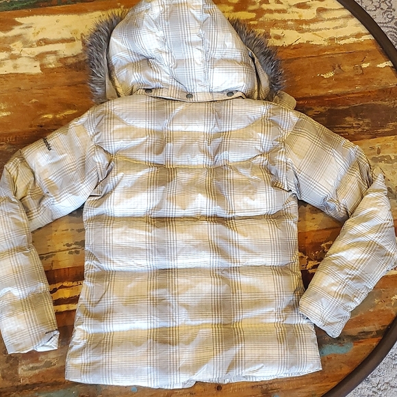 Columbia Omni-Shield Puffer Jacket Fur Lined Hood Light Grey Plaid GUC Size S - Picture 6 of 9